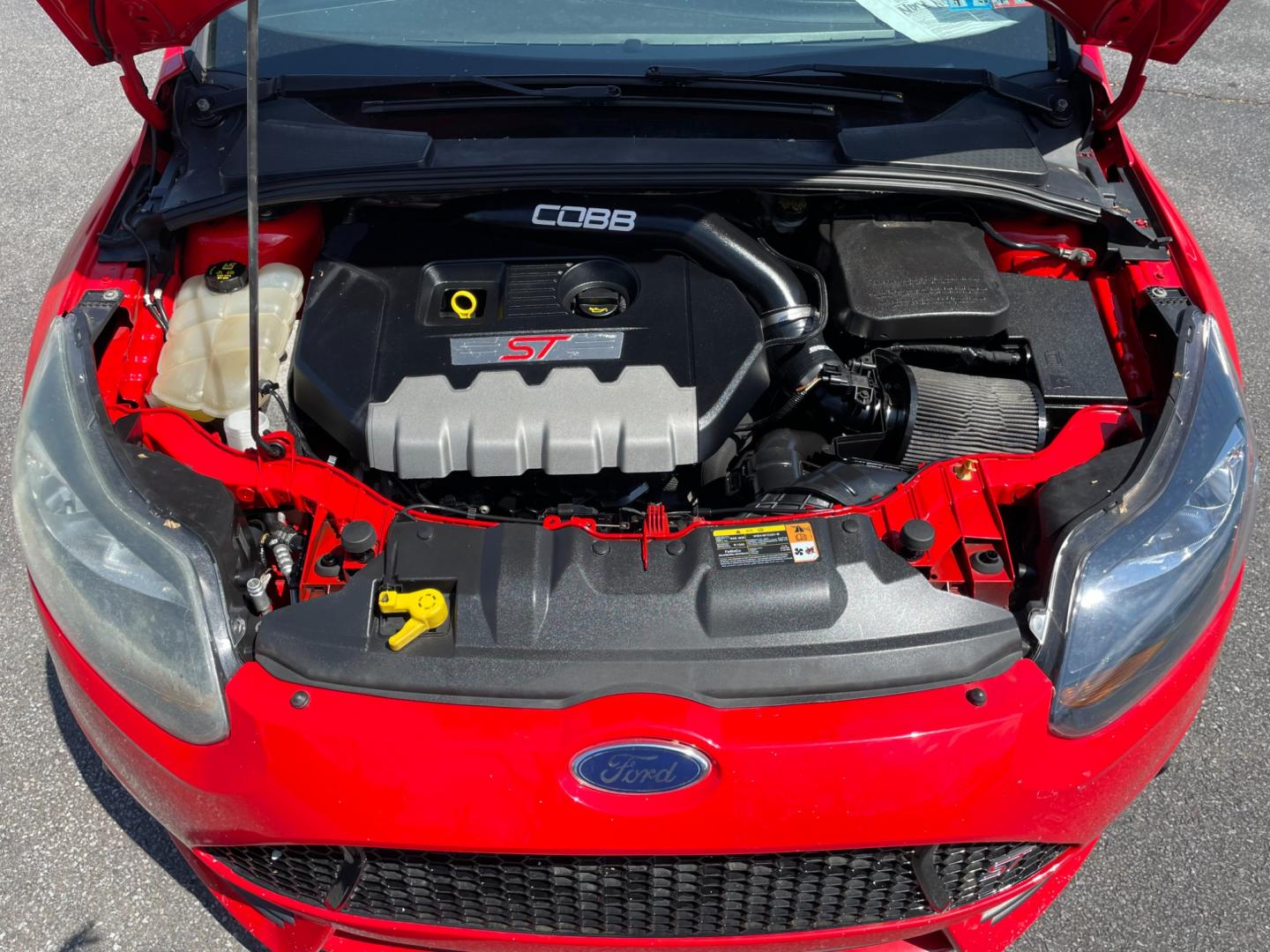 2014 Red Ford Focus ST Hatch (1FADP3L9XEL) with an 2.0L L4 DOHC 16V engine, located at 101 N. Main Street, Muncy, PA, 17756, (570) 546-5462, 41.207691, -76.785942 - Photo#9